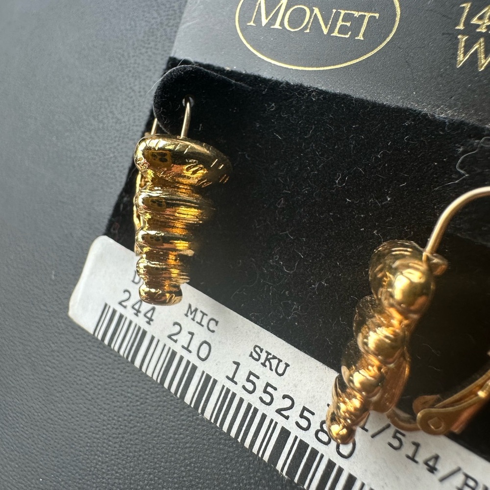 Brand new never worn 14k gold earrings